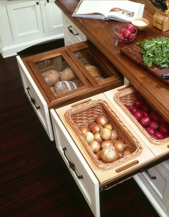 7. В выдвижных ящиках удобно хранить хлеб и овощи кухня, хранения