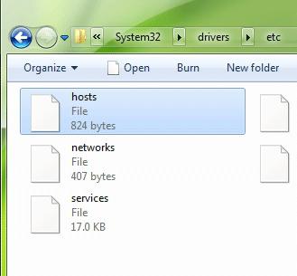 как должен выглядеть файл hosts